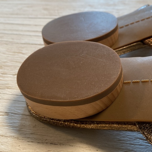 Vaneli Brogan Metallic Gold Slides NWOT - Picture 6 of 6